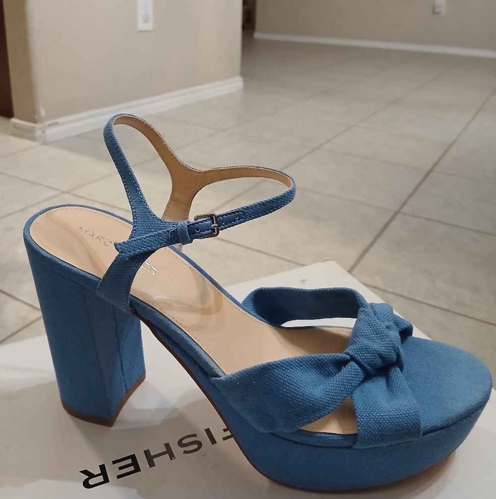 Marc Fisher Blue Women's Platform Sandals Sz 11